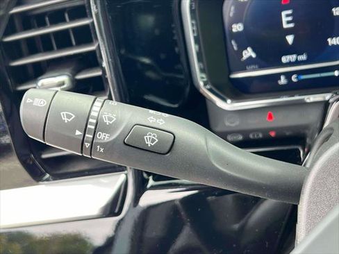 Used 2025 Chevrolet Silverado 1500 LT image 23