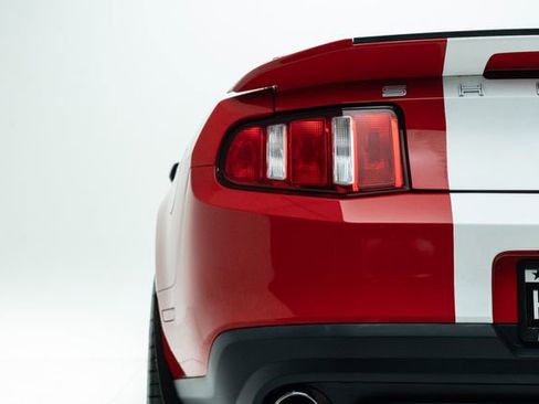 Used 2010 Ford Mustang Shelby GT500 image 17