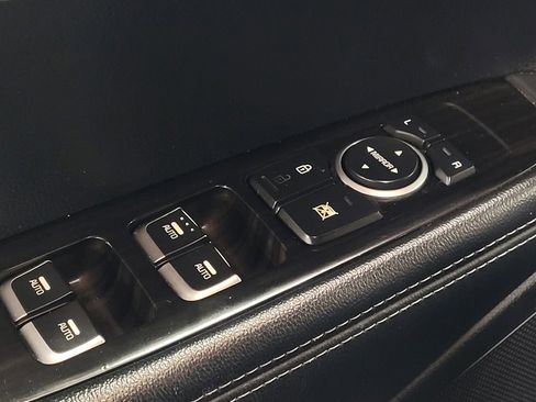Used 2019 Kia Sorento FWD image 27