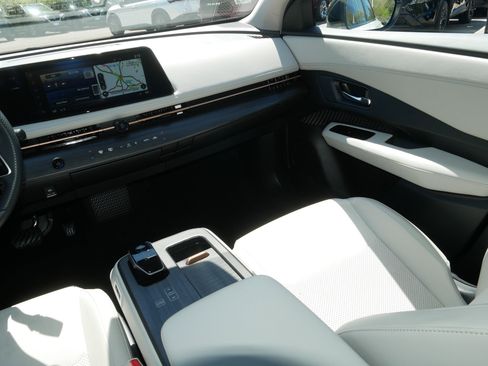 Certified 2024 Nissan Ariya AWD image 11