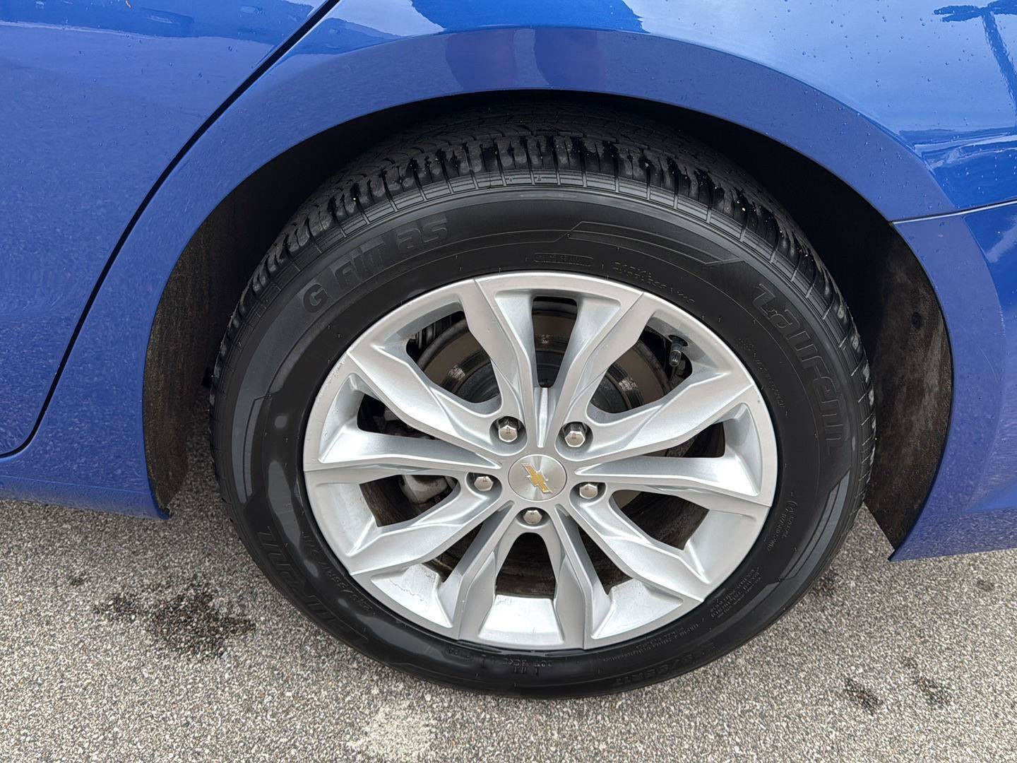 Used 2023 Chevrolet Malibu LT FWD image 16
