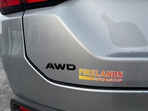 Used 2025 Honda Pilot TrailSport image 11