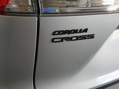 Used 2024 Toyota Corolla Cross AWD Hybrid image 16
