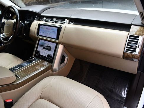 Used 2018 Land Rover Range Rover HSE image 44