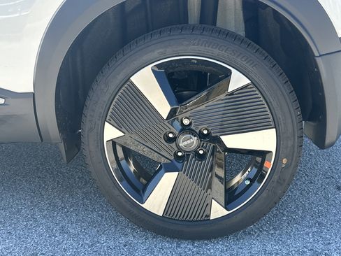 New 2026 Nissan Kicks SR image 19