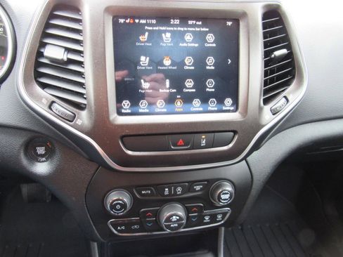 Used 2022 Jeep Cherokee Trailhawk w/ Premium Leather Package image 25