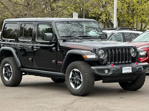 Used 2022 Jeep Wrangler Unlimited Rubicon w/ LED Lighting Group AWD/4WD image 9