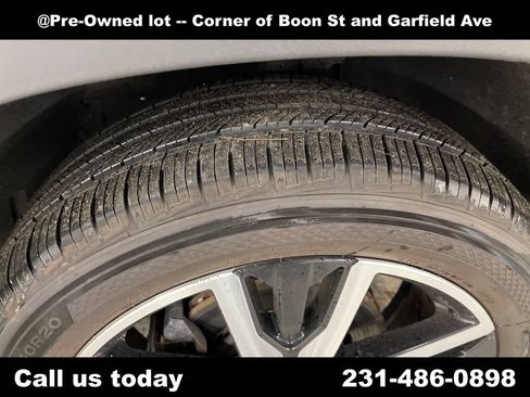 Used 2021 Honda Pilot Touring image 11