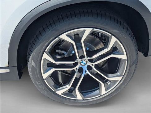 Used 2026 BMW X5 sDrive40i RWD image 9