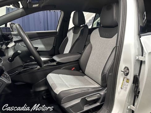 Used 2023 Volkswagen ID.4 Pro image 8
