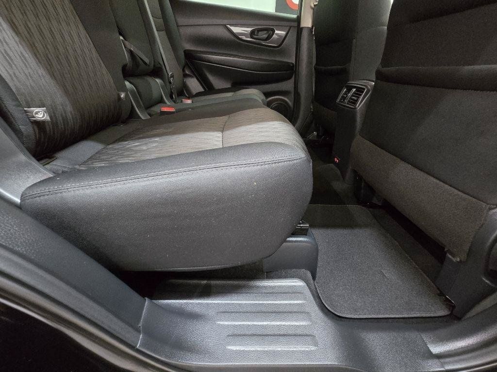 Used 2020 Nissan Rogue S FWD image 19