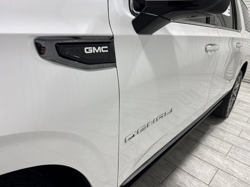 Used 2023 GMC Yukon XL Denali Ultimate AWD/4WD image 33