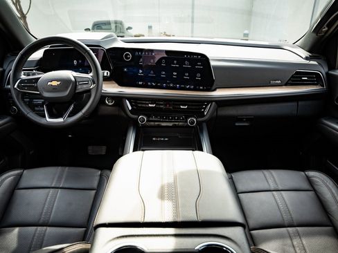 Used 2025 Chevrolet Tahoe High Country image 33