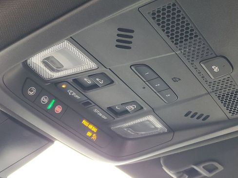 Used 2023 Cadillac XT6 Premium Luxury image 21