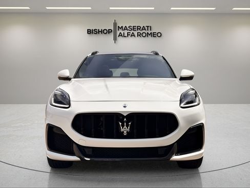 Used 2024 Maserati Grecale Trofeo AWD/4WD image 2