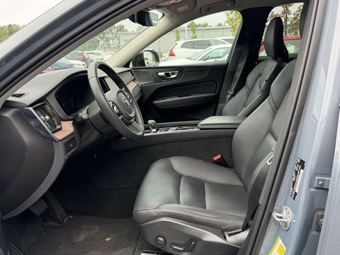 Used 2024 Volvo XC60 B5 Plus AWD/4WD image 5