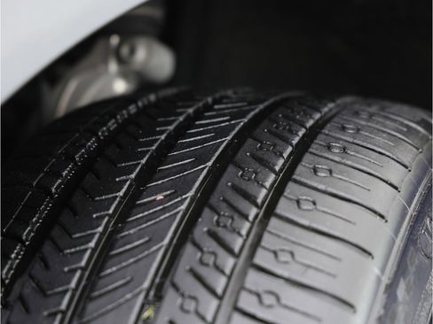 Used 2023 Tesla Model Y Performance image 49