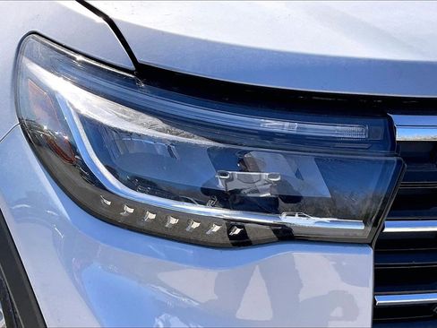 New 2026 Ford Explorer Active w/ Active Comfort Package image 16