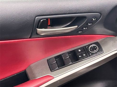 Used 2018 Lexus IS 300 image 10