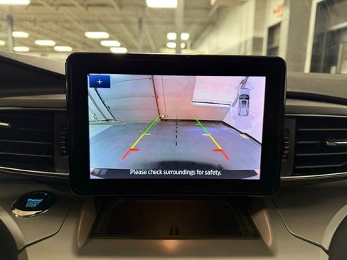 Used 2024 Ford Explorer XLT w/ Equipment Group 202A AWD/4WD image 12
