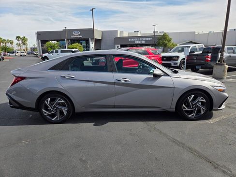 Used 2024 Hyundai Elantra Limited FWD image 7