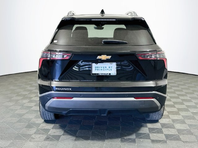 Used 2025 Chevrolet Equinox LT w/ Convenience Package II FWD image 7