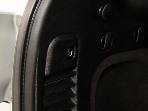 Used 2019 Jeep Grand Cherokee Limited image 29