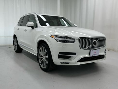 Used 2024 Volvo XC90 B5 Plus image 2