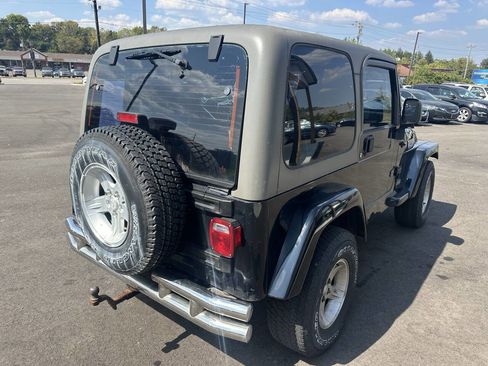 Used 2004 Jeep Wrangler Sahara image 9