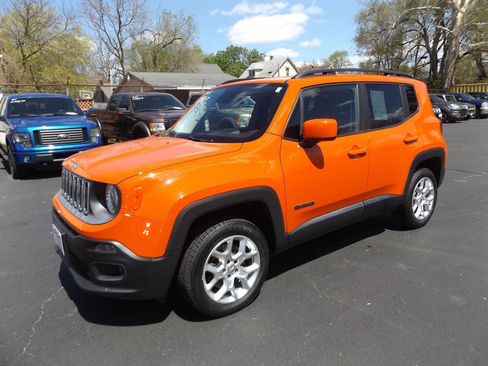 Used 2015 Jeep Renegade Latitude w/ Cold Weather Group image 1
