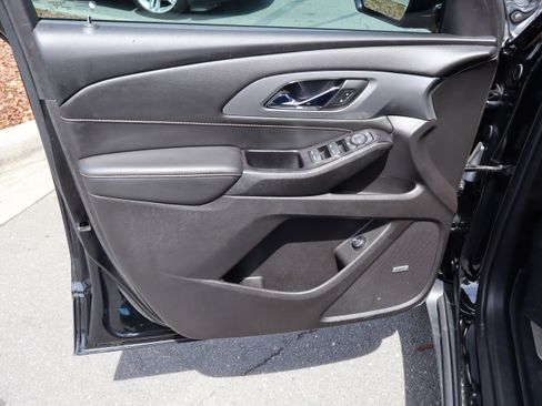 Used 2019 Chevrolet Traverse RS w/ LPO, Floor Liner Package AWD/4WD image 15