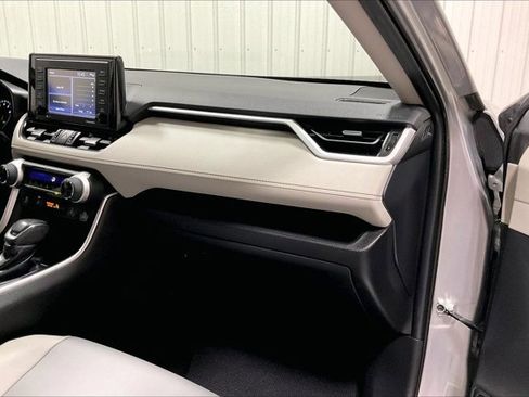Used 2020 Toyota RAV4 XLE Premium AWD/4WD image 16