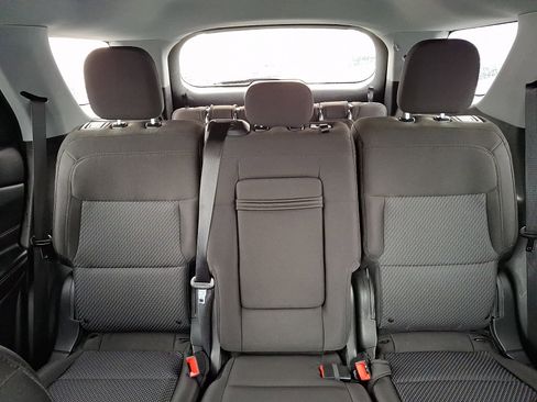 Used 2022 Ford Explorer XLT image 19