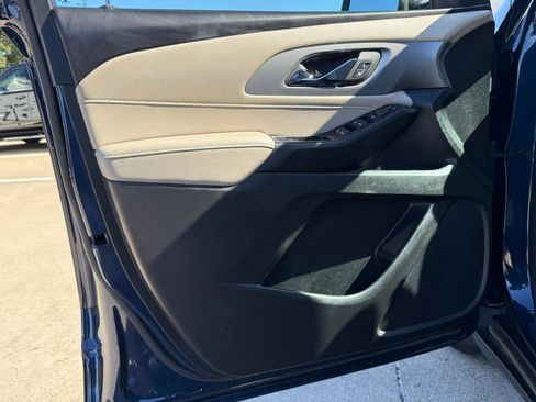 Used 2023 Chevrolet Traverse LS w/ Safety Package image 22