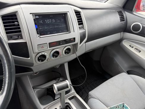 Used 2007 Toyota Tacoma PreRunner image 25