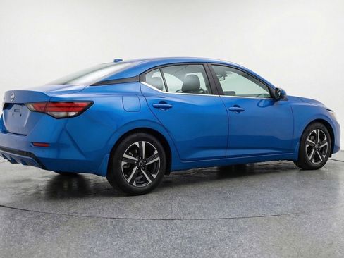 Used 2025 Nissan Sentra SV FWD image 9