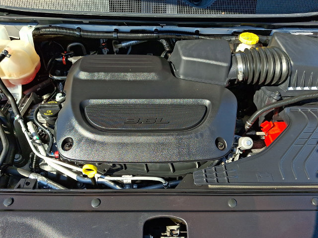 Used 2025 Chrysler Pacifica Limited FWD image 29
