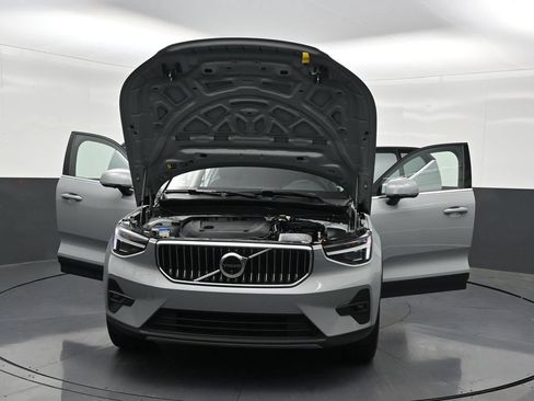 Used 2024 Volvo XC40 B5 Plus AWD/4WD image 37