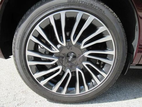 Used 2021 Lincoln Corsair Reserve w/ Equipment Group 201A AWD/4WD image 7