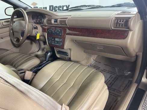Used 2003 Chrysler Sebring LXi image 30