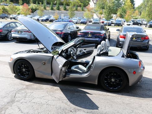 Used 2004 BMW Z4 2.5i image 51