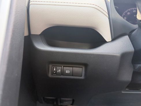 Used 2024 Toyota RAV4 XLE FWD image 20