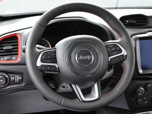 Used 2023 Jeep Renegade Trailhawk AWD/4WD image 28
