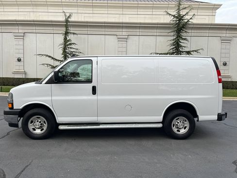 Used 2024 Chevrolet Express 2500 w/ Driver Convenience Package image 10