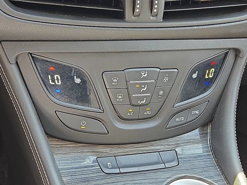 Used 2017 Buick Envision Premium AWD/4WD image 31