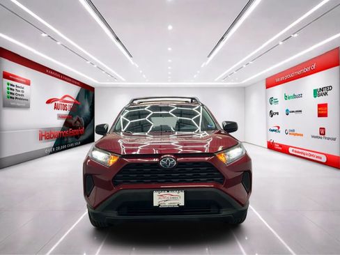 Used 2022 Toyota RAV4 LE AWD/4WD image 2