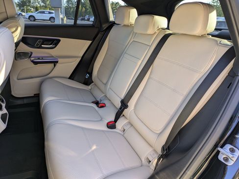 New 2026 Mercedes-Benz GLC 300 image 31