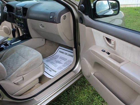 Used 2008 Kia Sorento 2WD image 39