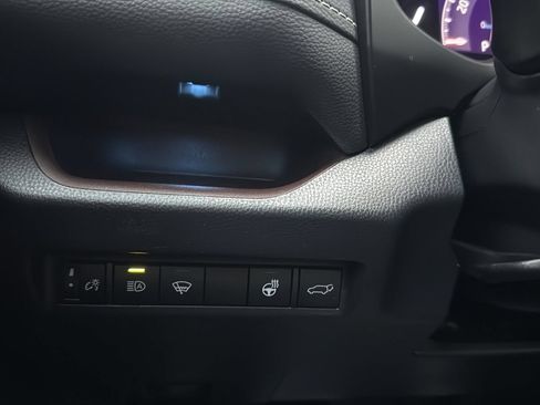 Used 2020 Toyota RAV4 Limited w/ Limited Grade Weather Package FWD image 17