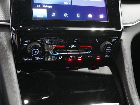 Used 2025 Jeep Grand Cherokee L Laredo w/ Luxury Tech Group I image 25